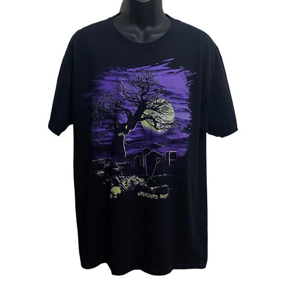 Vintage Graveyard Shift Haunted Tree Graveyard Halloween Tee Black Purple Sz L - Picture 1 of 10